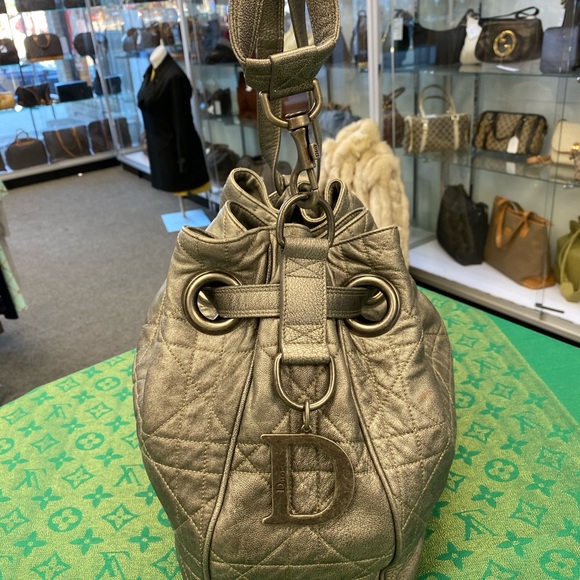Dior Drawstring Can age Quilted leather bag - Picture 4 of 11